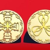 Carved Gold Medal With Pattern Decorative
